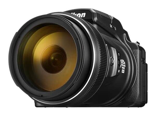 Découvrez notre test complet du Nikon COOLPIX P1100 : performances du zoom 125x, qualité vidéo 4K et fonctionnalités innovantes pour les photographes en quête de polyvalence. 