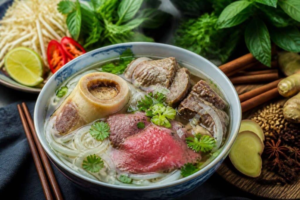 Recette de la soupe pho au bœuf vietnamienne